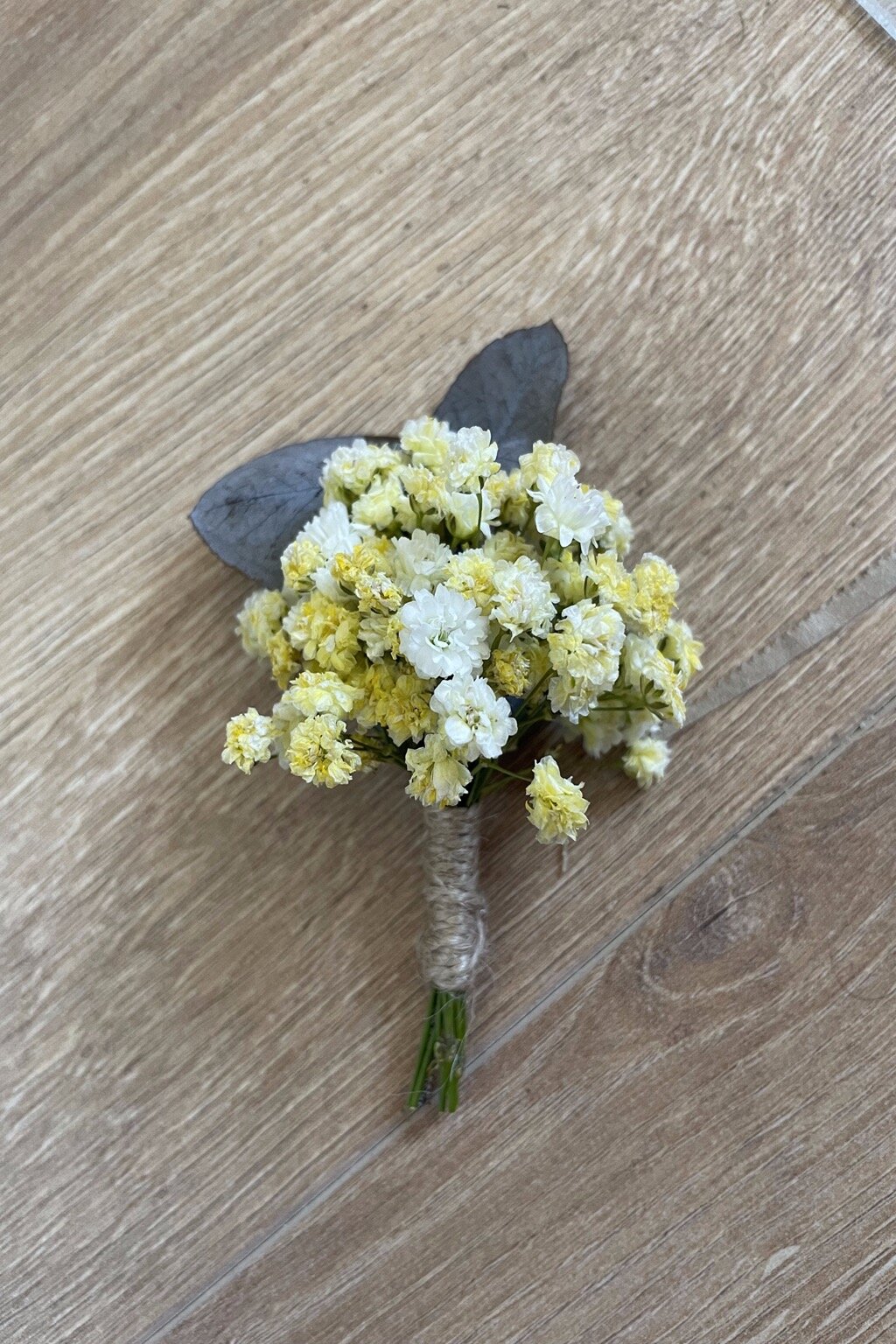 Prendidos Blanco Amarillo - Flores y Destinos